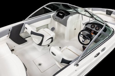 Chaparral 19 SSi OB cockpit with multiple seats and cushioned bolsters. 