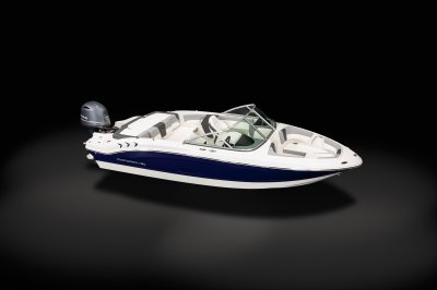 Chaparral 19 SSi OB front starboard overhead. 