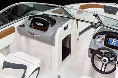 21 SSi Outboard Port Console Storage 