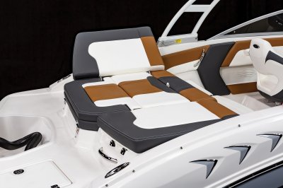 21 SSi Outboard Sun Pad Lounge 