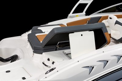 21 SSi Outboard Sun Pad Lounge 
