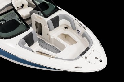 Chaparral 21 SSi OB storage compartments in the bow 