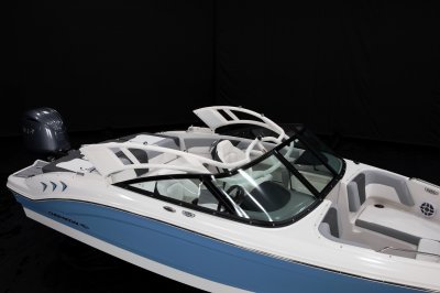 Chaparral 21 SSi OB MTX hardtop in lowered position. 