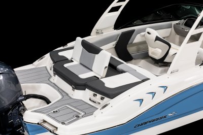 Chaparral 21 SSi OB sun bench in upright positon 