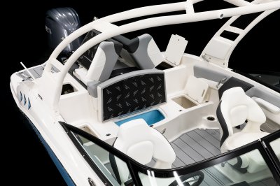 Chaparral 21 SSi OB transom storage compartments and utility access 