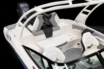 Chaparral 21 SSi OB transom walkthrough with cushions removed and in upright position 