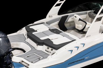 Chaparral 21 SSi OB sun pad in the rear of the boat 