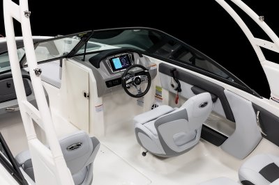 Chaparral 21 SSi OB Ski & Fish helm station 