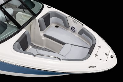 Chaparral 21 SSi deep bow seating and wraparound cushioning. 