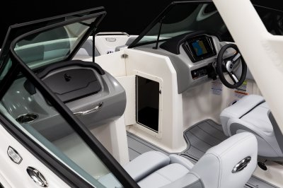 Chaparral 21 SSi storage in the starboard helm. 