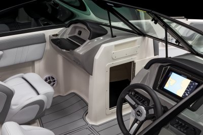 Chaparral 21 SSi port console with storage options. 