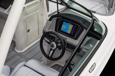 Chaparral 21 SSi helm station dash with Simrad display 