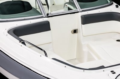 Chaparral 21 SSi Ski & Fish latching one-piece bow weather door 