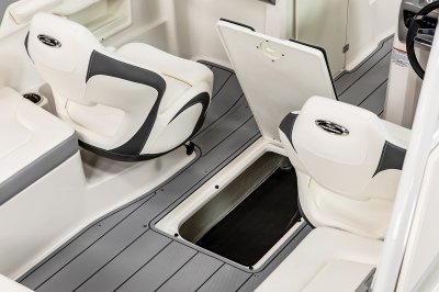 Chaparral 23 SSi OB large in-floor ski locker with optional SeaDek flooring. 