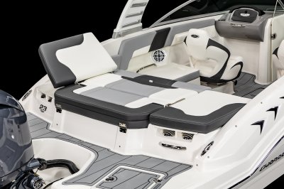Chaparral 23 SSi OB sunpad converts into a starboard-facing chaise lounge. 