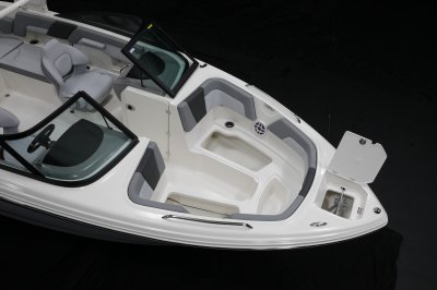 Chaparral 23 SSi OB all bow cushions removed to show deep storage 