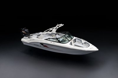 Chaparral 23 SSi OB front starboard overhead 