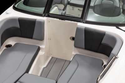 Chaparral GTS 1 one-piece weather door separates the bow from the cockpit. 