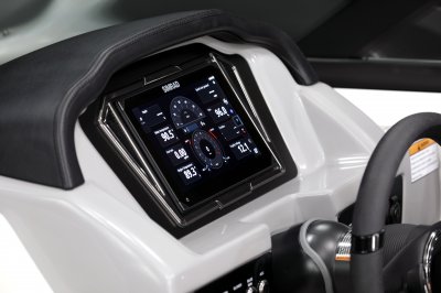 Chaparral GTS 1 helm console close up with wraparound windshield and Simrad display. 