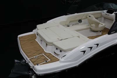 Chaparral GTS 3 spacious sunpad and swim platform 
