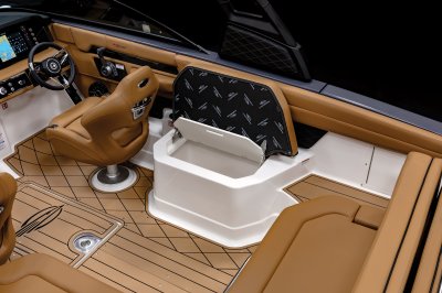 Chaparral GTS 6 cockpit jump seat storage 