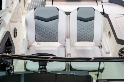 280 OSX - Helm Seating 
