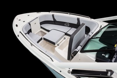 Chaparral 280 OSX has two storage compartments under hinged lids built into the seats. 
