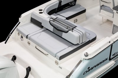 Chaparral 280 OSX aft bench seat with back-to-back seats and cushioned backrests. 