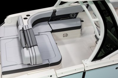 Chaparral 280 OSX cockpit seating includes aft bench, port bench, and cushioned bolsters. 