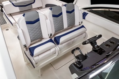 300 OSX - Helm Seats Folded 