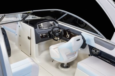 230 SunCoast - Helm 