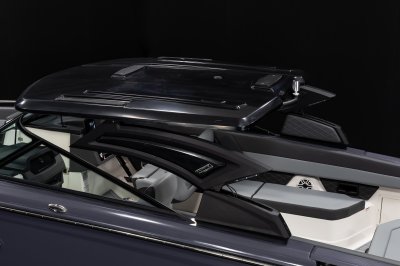 Chaparral SSX 30 HTX hardtop in lowered position 