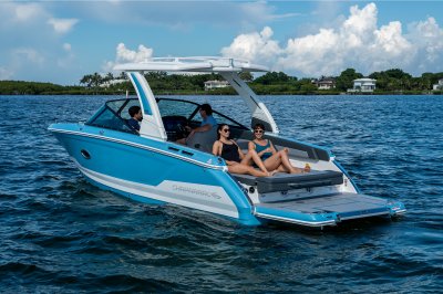 Chaparral SSX 30 in the ocean lounging 
