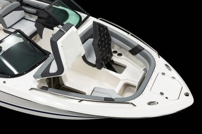Chaparral SSX 4 has 3 storage compartments in the bow 