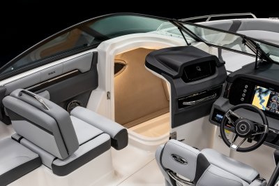 Chaparral SSX 4 port console storage 