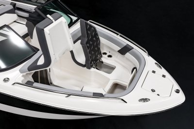 Chaparral SSX 4 OB bow storage compartments 