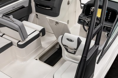 Chaparral SSX 4 OB cockpit floor storage 