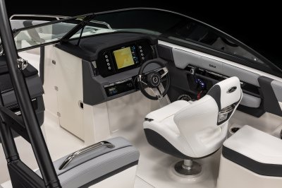 Chaparral SSX 4 OB helm station with bow door in closed position 