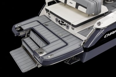 Chaparral 267 SSX the Infinity Power Step folds deep into the water for easy access. 