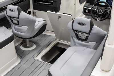 Chaparral SSX 6 in-floor ski locker in the cockpit provides large storage space 
