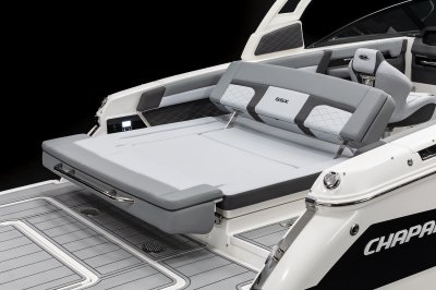 Chaparral SSX 6 bench seat converts to aft facing sun lounge 