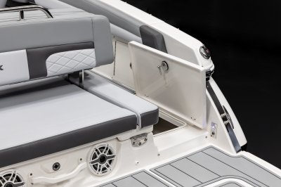 Chaparral SSX 6 storage compartment built into walkway deck 