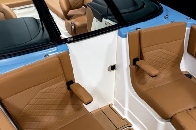 Chaparral SSX 8 bow weather door separates cockpit from bow 