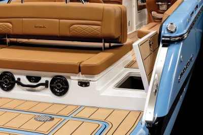 Chaparral SSX 8 floor storage built into starboard walkway 