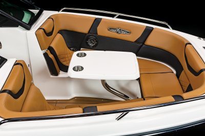 Chaparral 28 SURF bow table mounted on metal hardware with 2 cupholders built in. 