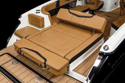 Chaparral 28 SURF the aft bench seat folds out to create an aft-facing lounge seat. 