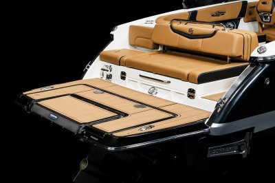Chaparral 28 SURF swim platform with SeaDek flooring and pull-up cleats. 