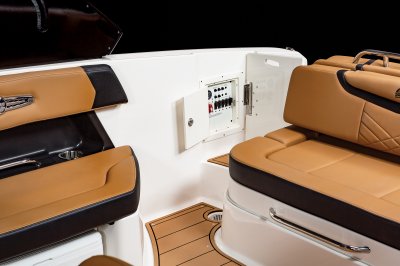 Chaparral 28 SURF battery switches in the starboard walkway to the swim platform. 
