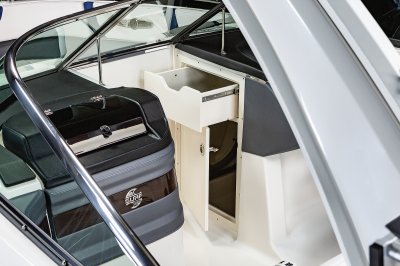 29 SURF - Console Storage 