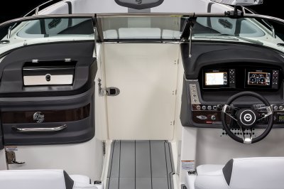 Chaparral 30 SURF one-piece weather door separates the bow from the cockpit. 
